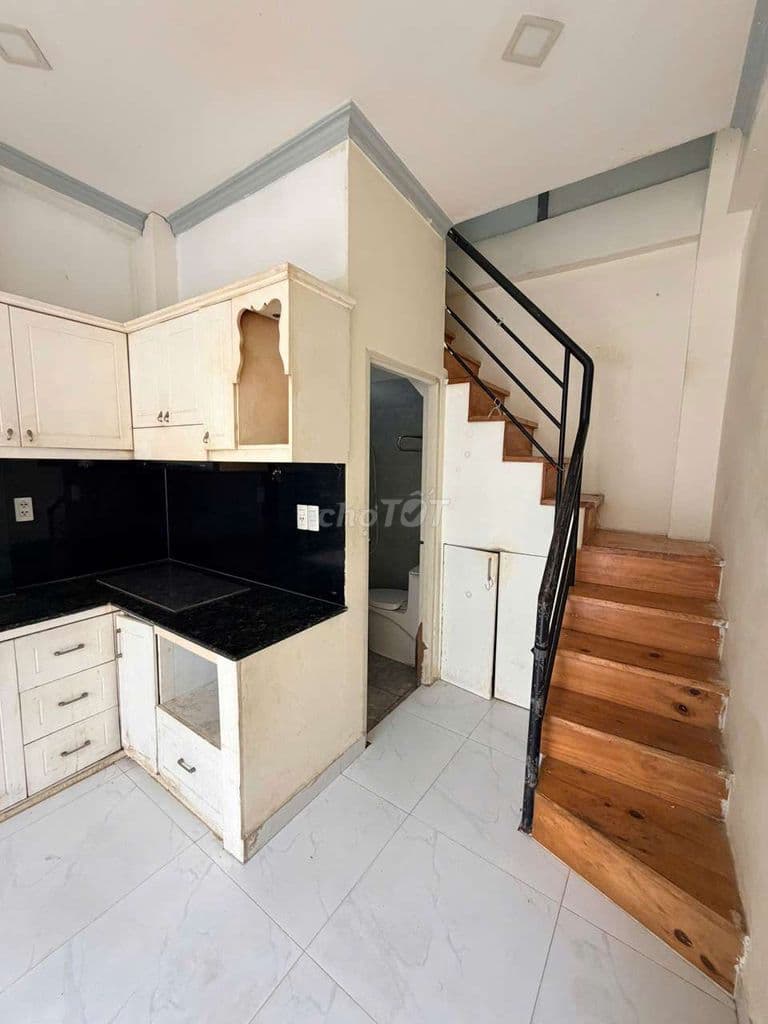 BÁN GẤP NHÀ HẺM XE HƠI ĐỐI DIỆN ĐH CÔNG THƯƠNG - Ảnh 2