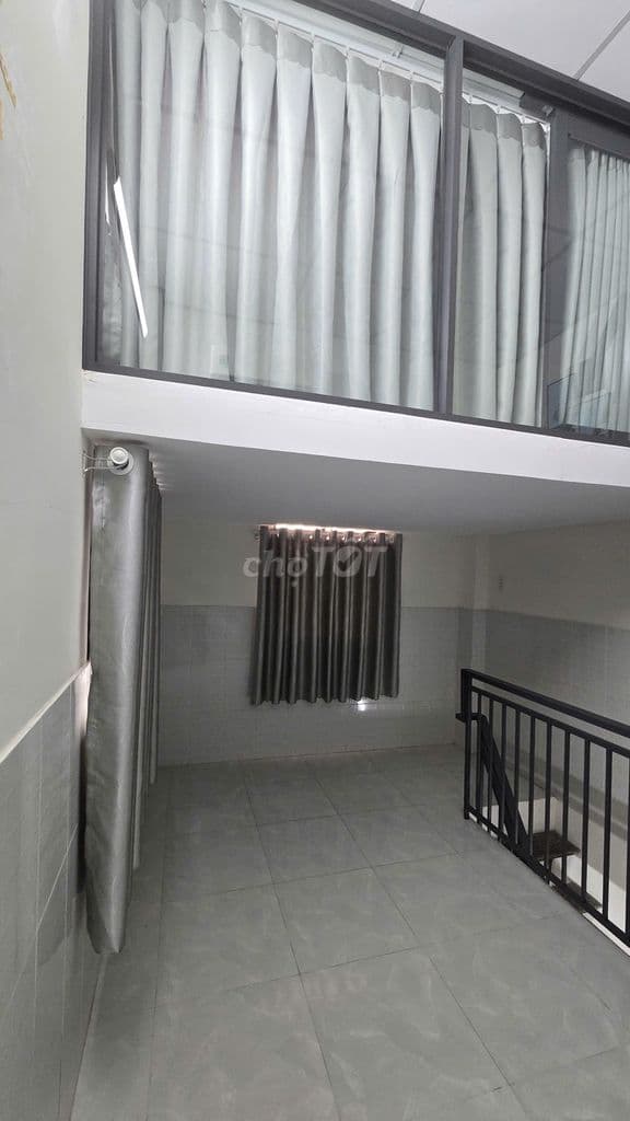 Nhà đường Kênh Tân Hóa 1 trệt, lửng lầu ngay Trường ĐH Văn Hiến