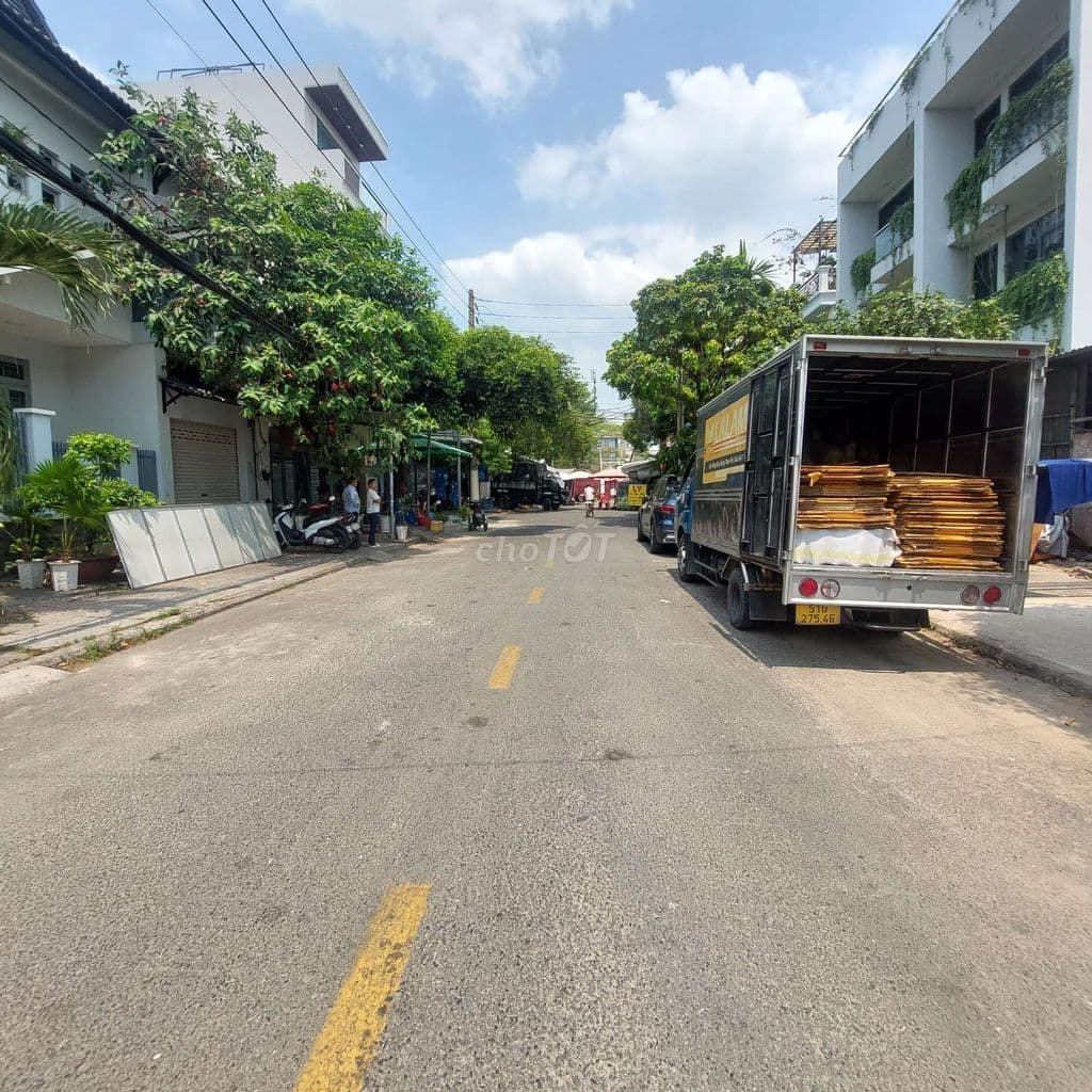 Đất full tcư 4x17 ,đường 16m ,khu VIP Dương Thị GIANG 10HA