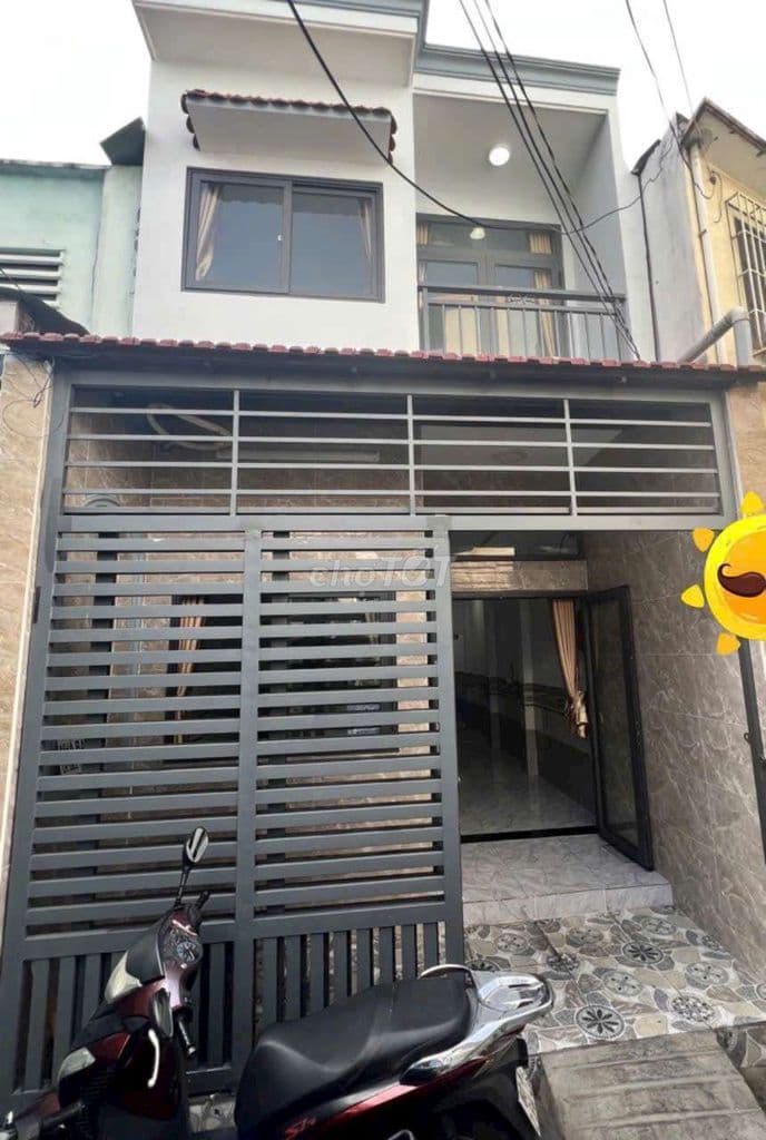 Nhà bán giá *** khu vực, hẻm thông, 2 tầng BTCT, 4m x 14m, hơn 4t