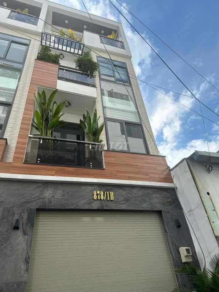 Nhà Vị Trí Cực Đẹp Sau Mặt Tiền Quang Trung