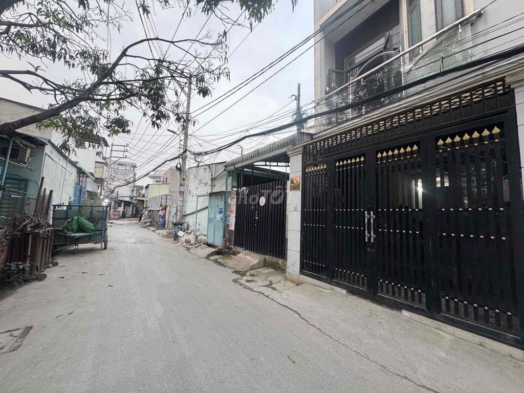 NHÀ 4 TẦNG MẶT TIỀN H866 GẦN CHỢ ĐẦU MỐI THỦ ĐỨC - Ảnh 2