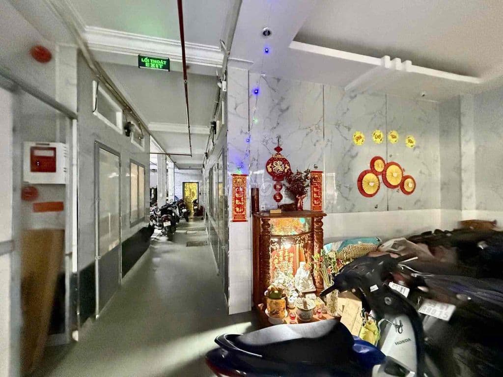43phòng 232m2(10x24)900m2 sàn-5 tầng HĐ khoán 120tr/th HXH