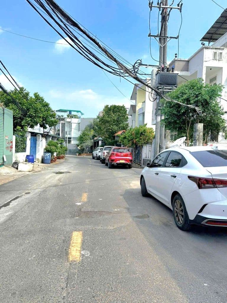 Nhà Mặt tiền, 5 Tầng có Hầm - Làng Tăng Phú, Quận 9