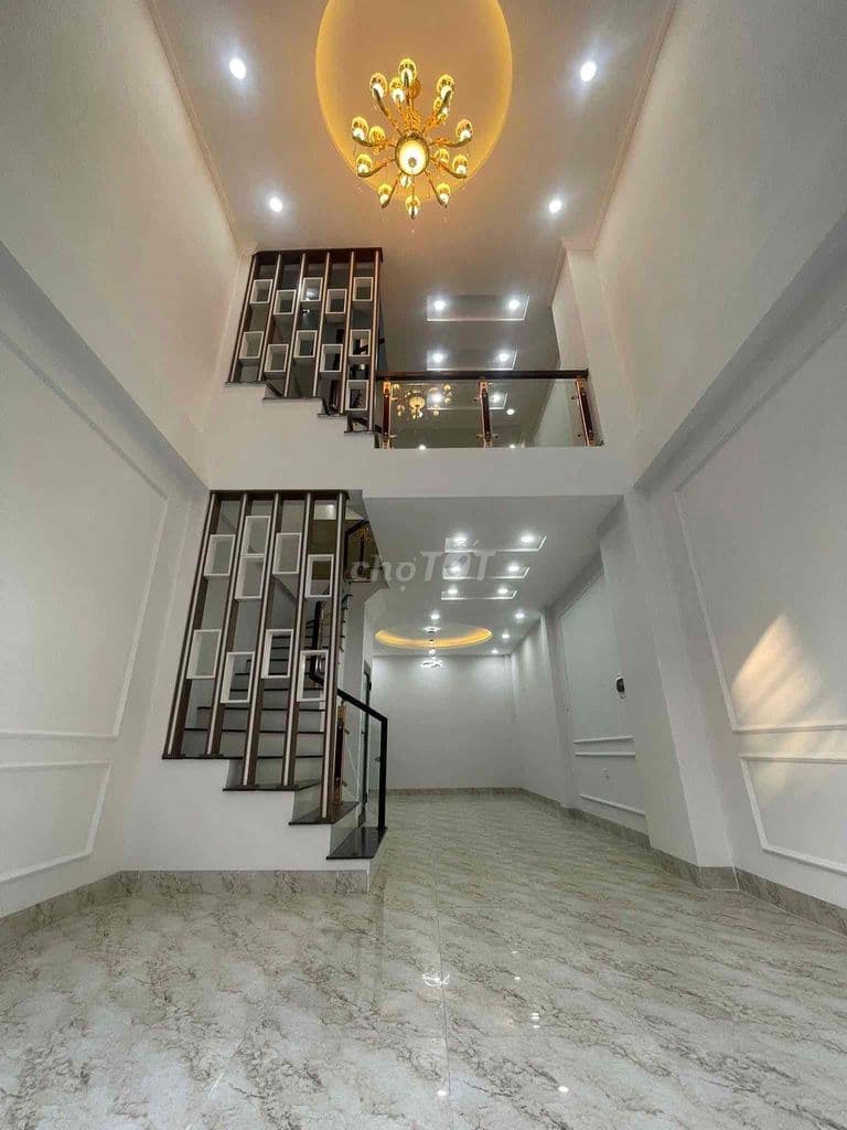 nhà kim chung ô tô đỗ cửa - Ảnh 2