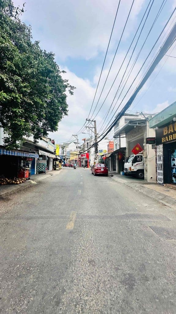 Nhà 4 Tầng - LINH TÂY ( Giáp Phạm Văn Đồng ) - 4PN, 3WC - Sổ hoàn công - Ảnh 3