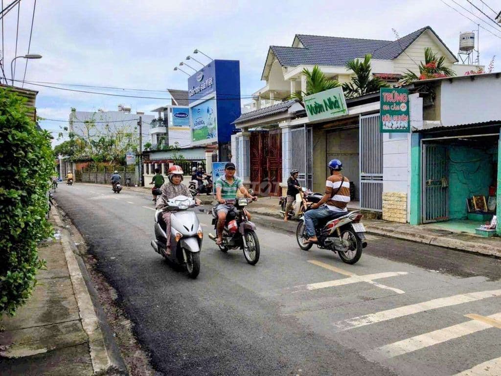 Nhà cấp 4 SHR mặt tiền Liên Xã Thị Trấn Tân Hiệp-Hóc Môn.Dt 183m~7,9ty - Ảnh 2