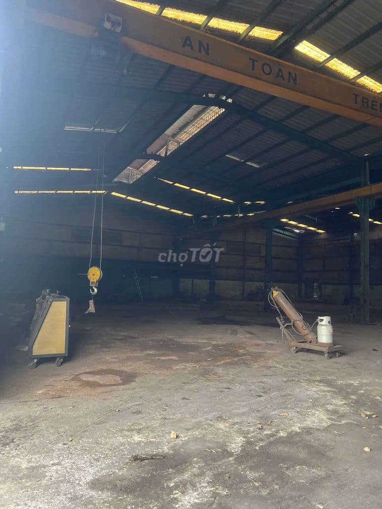 Nhà xưởng 1700m2 thổ cư flun mặt tiền nhựa - Ảnh 2