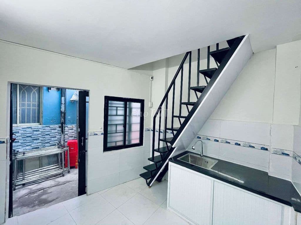 Chỉ 1.65 tỷ có nhà Sổ Hồng Riêng - DT sử dụng 20m2 - giáp Bình Thạnh