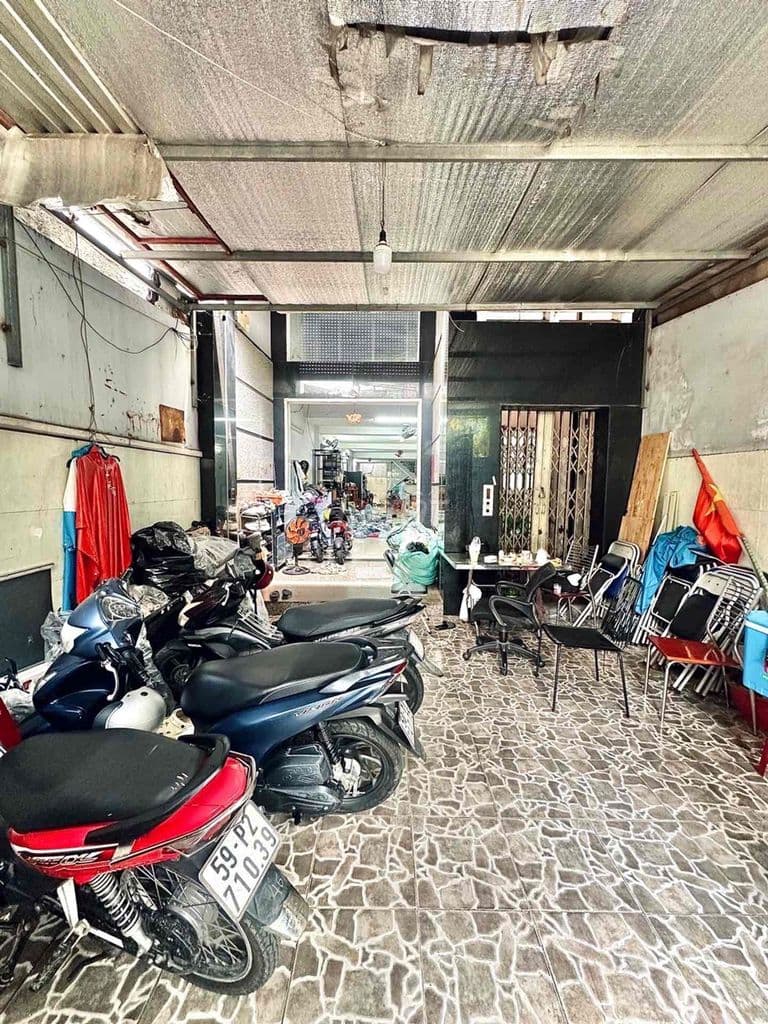 NHÀ ĐẸP 5 TẦNG 30x5M CÓ THANG MÁY, GẦN SÂN BAY PHƯỜNG TÂN SƠN CHỈ 15 T - Ảnh 2