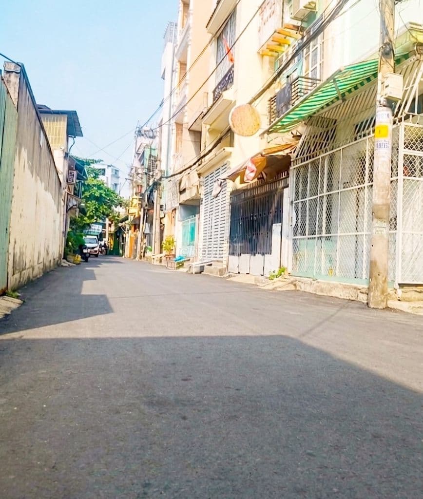 Giá Đầu Tư - Gần ngã Tư Âu Cơ - Lạc Long Quân - Q.11