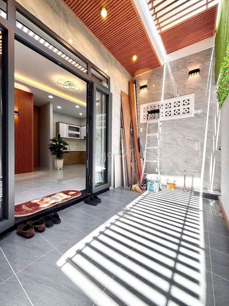 BÁN NHÀ SIÊU ĐẸP NGAY BÊN HÔNG CV PMQT Q12 40M2 CHỈ 3.X ĐỒNG