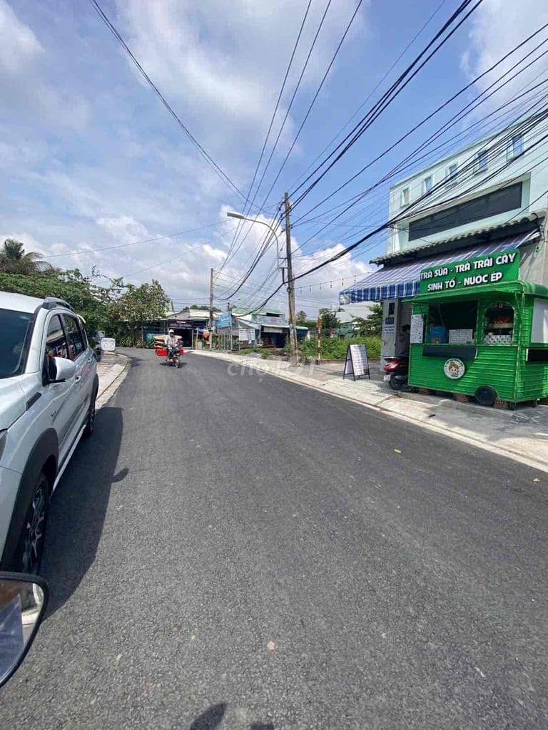 Mặt Tiền Kinh Doanh đường 8 Long Phước , tp HCM