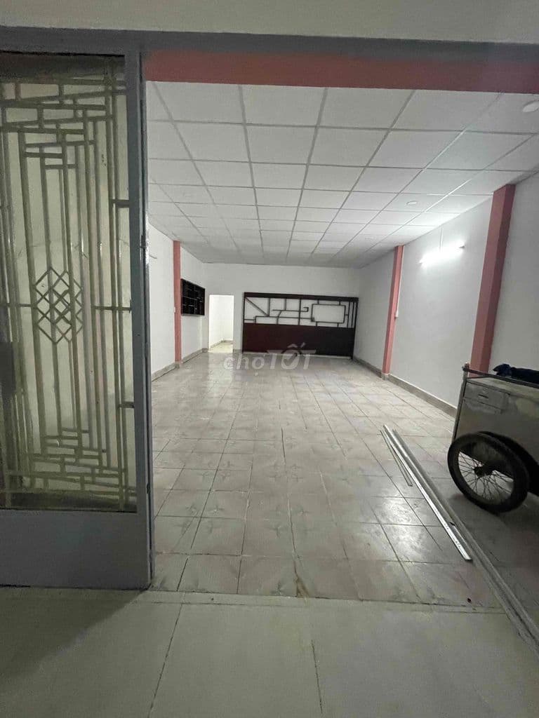 Bán nhà mặt tiền chợ khiết tâm thủ đức