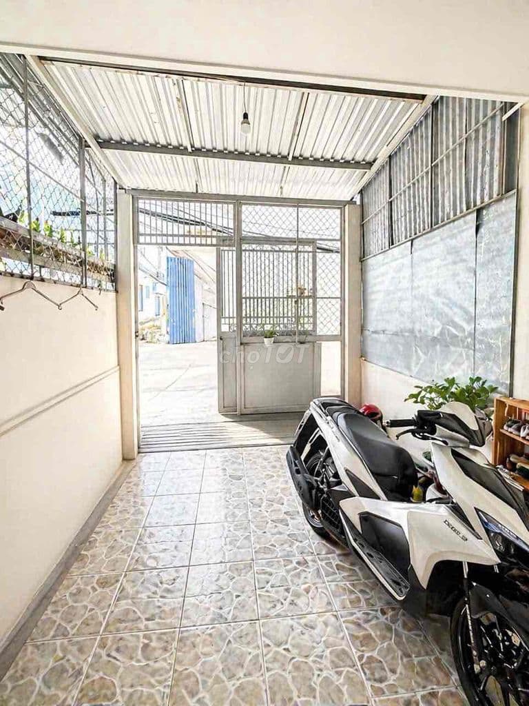 NHÀ KẾ ĐH TÀI CHÍNH - NHÀ CŨ TIỆN XÂY MỚI - NỞ HẬU TÀI LỘC - 83M - NHỈ - Ảnh 3
