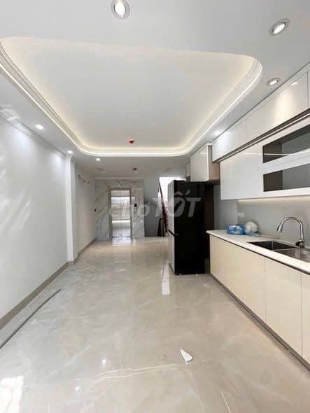 Bán nhà Trần Quốc Hoàn, 40m2, 7T TM, ô tô tránh - Ảnh 3