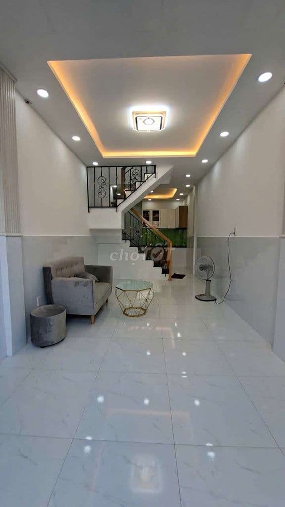 NHÀ MỚI SÁT MẶT TIỀN ĐƯỜNG HƯƠNG LỘ 2 GẦN 4 XÃ