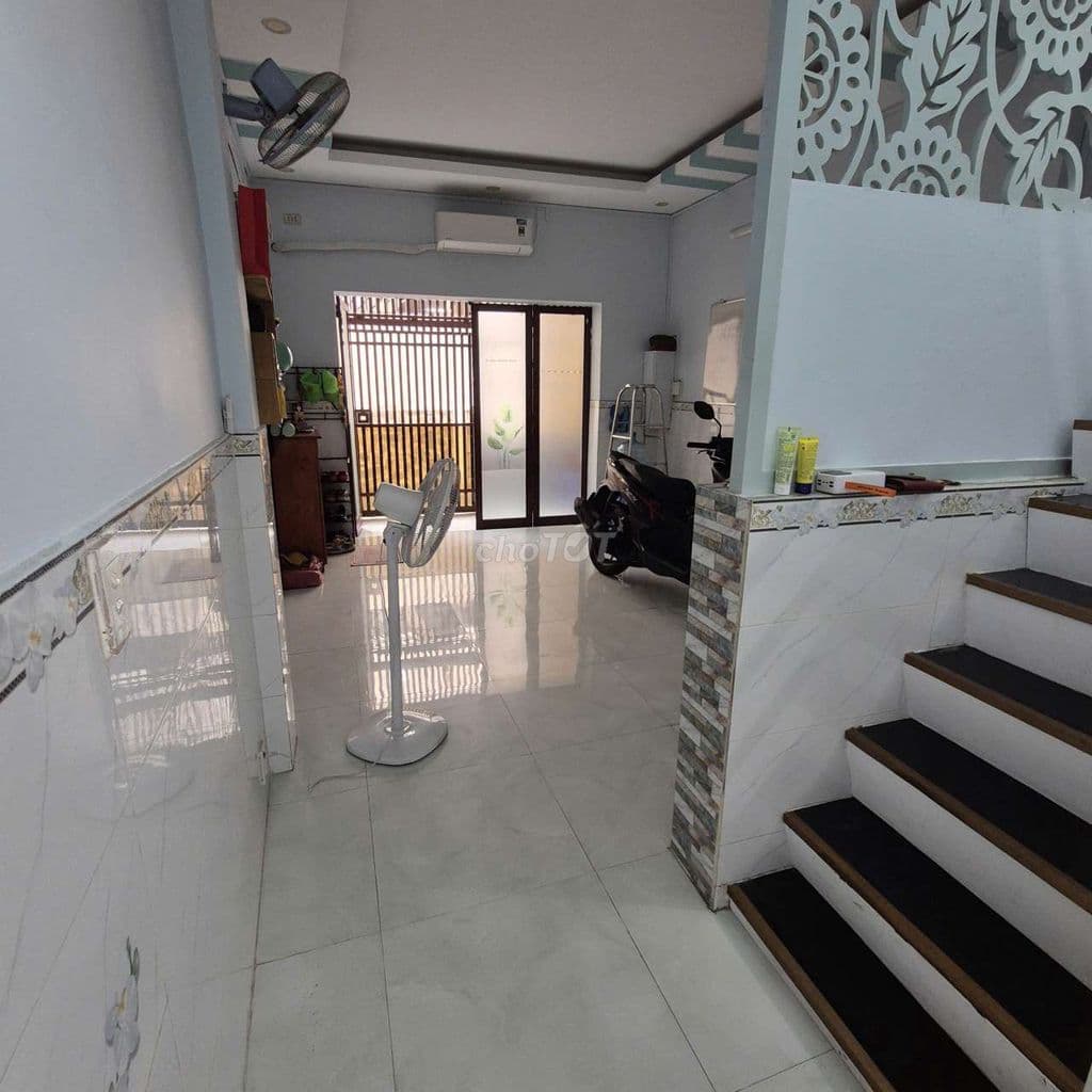 nhà đẹp hẻm rộng cách mặt tiền phạm thế hiển 20m P4,Q8 - Ảnh 2