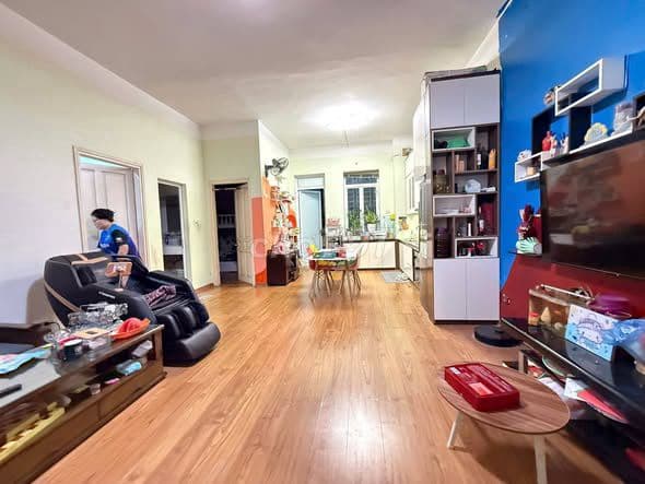 bán căn hộ cc Đức Giang 71m2 lô góc