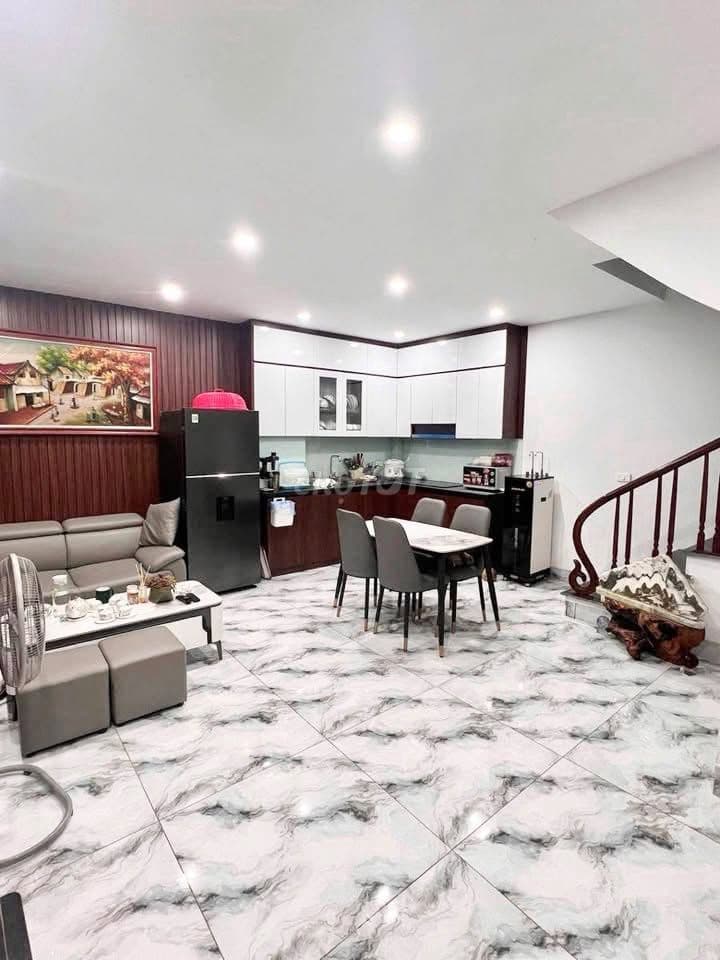 Bán nhà 5 tầng gần Phạm Văn Đồng, 43m2, hơn 6 tỷ