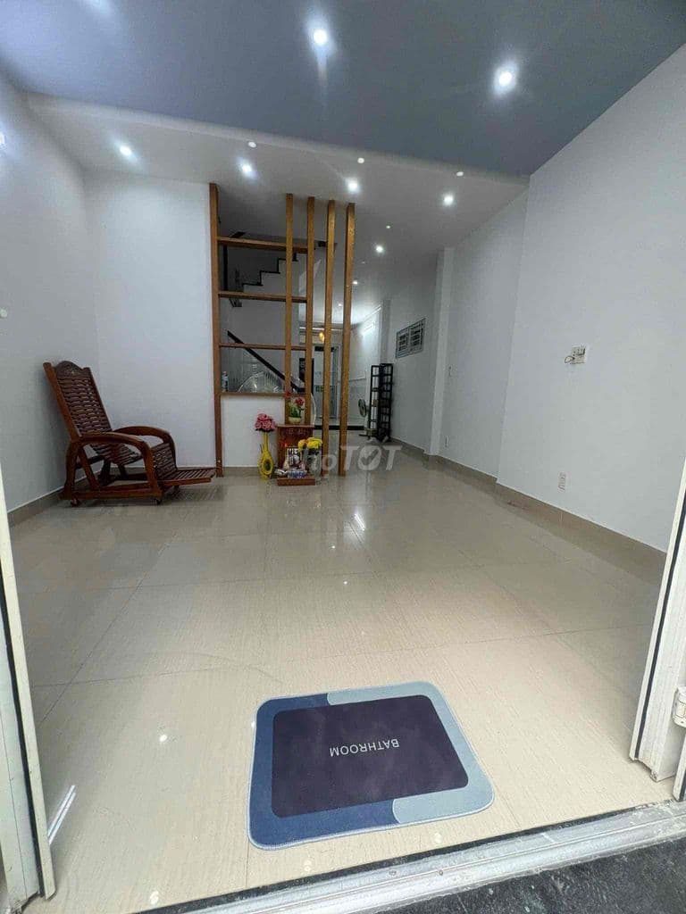 Nhà bán khu Phạm Văn Hai liền kề CMT8 hxh vào sát nhà khu đẹp - Ảnh 2
