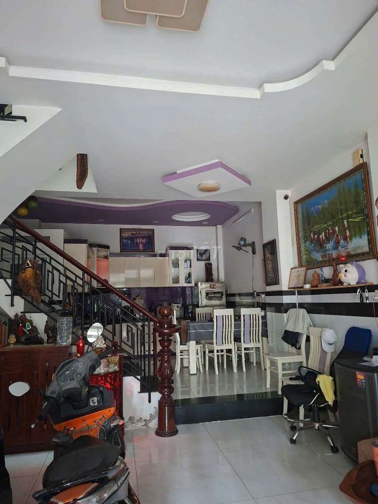 Nhà trệt hai lầu 4PN đường 10m thông Tô Ngọc Vân - Ảnh 2