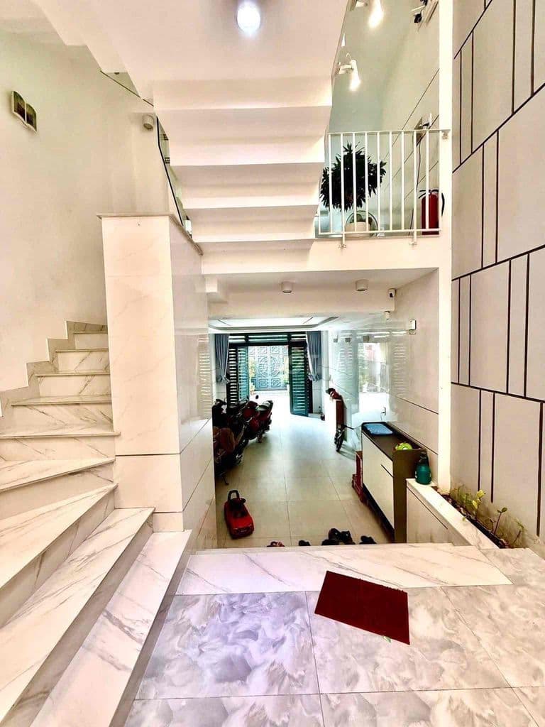 SIÊU PHẨM- 5 TẦNG - ĐƯỜNG 6M - TRỤC ĐƯỜNG LÊ VĂN QUỚI- GẦN NGÃ TƯ BỐ - Ảnh 2