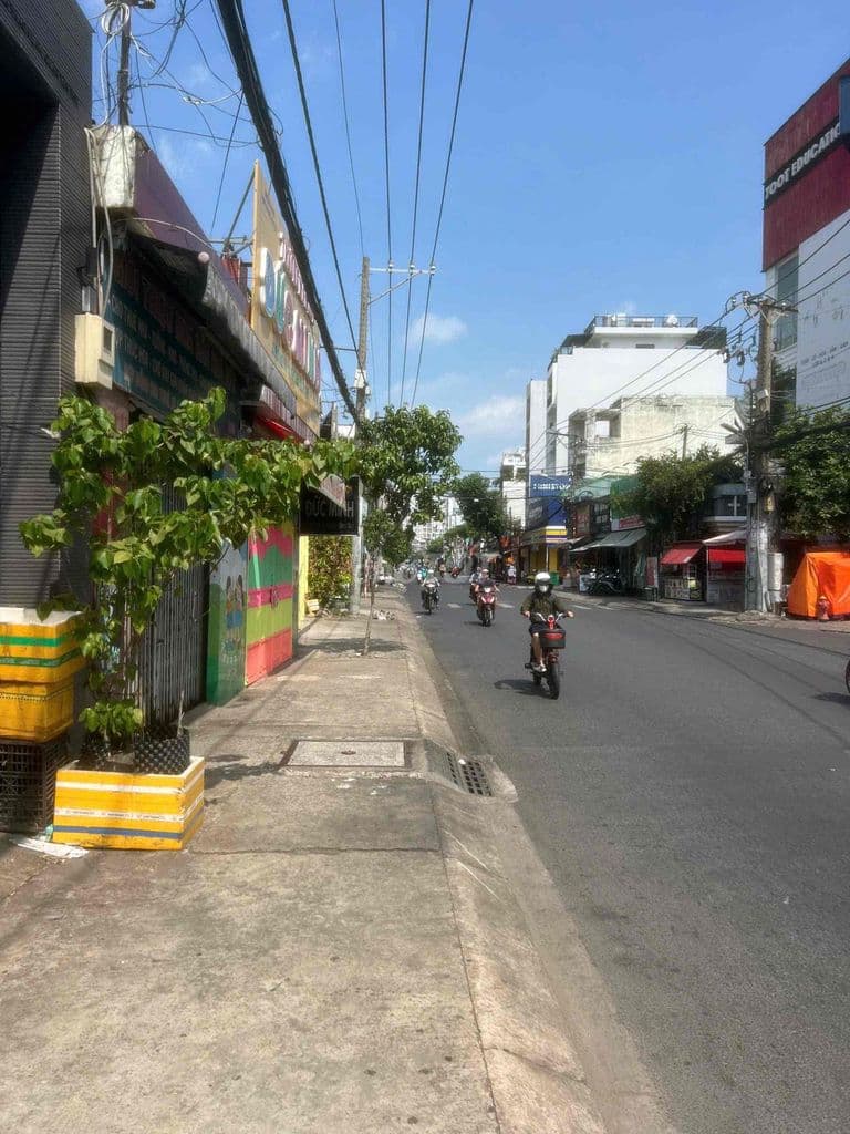 Chủ kẹt bán gấp MTNB Đỗ Bí. Dt 5.6m x 18m. Cấp 4. Giá 10.9 tỷ - Ảnh 3