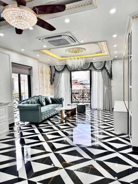 bán nhà 7 tầng tại Hai Bà Trưng, nhà mới thang máy