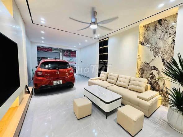 Nhà mặt phố Cầu Giấy, ô tô vào nhà, thang máy, giá mềm - Ảnh 2