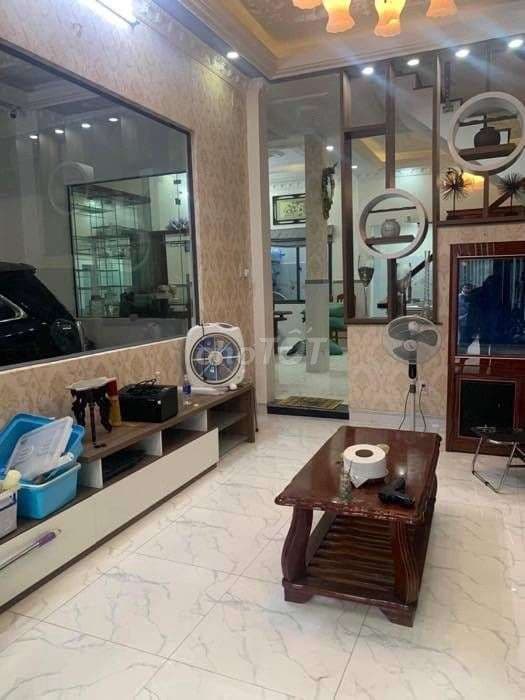 CHỦ VAY NGỘP.NHÀ ĐẸP KẾT CẤU TỐT ĐƯỜNG LỚN LÀM CHDV.3TRƯƠNG ĐẠI HỌC .