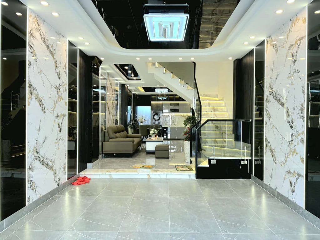 Gần Phú Mỹ Hưng Quận 7 4x15m 3 tầng 4pn xe hơi ngủ trong nhà 6.78tỷ - Ảnh 2