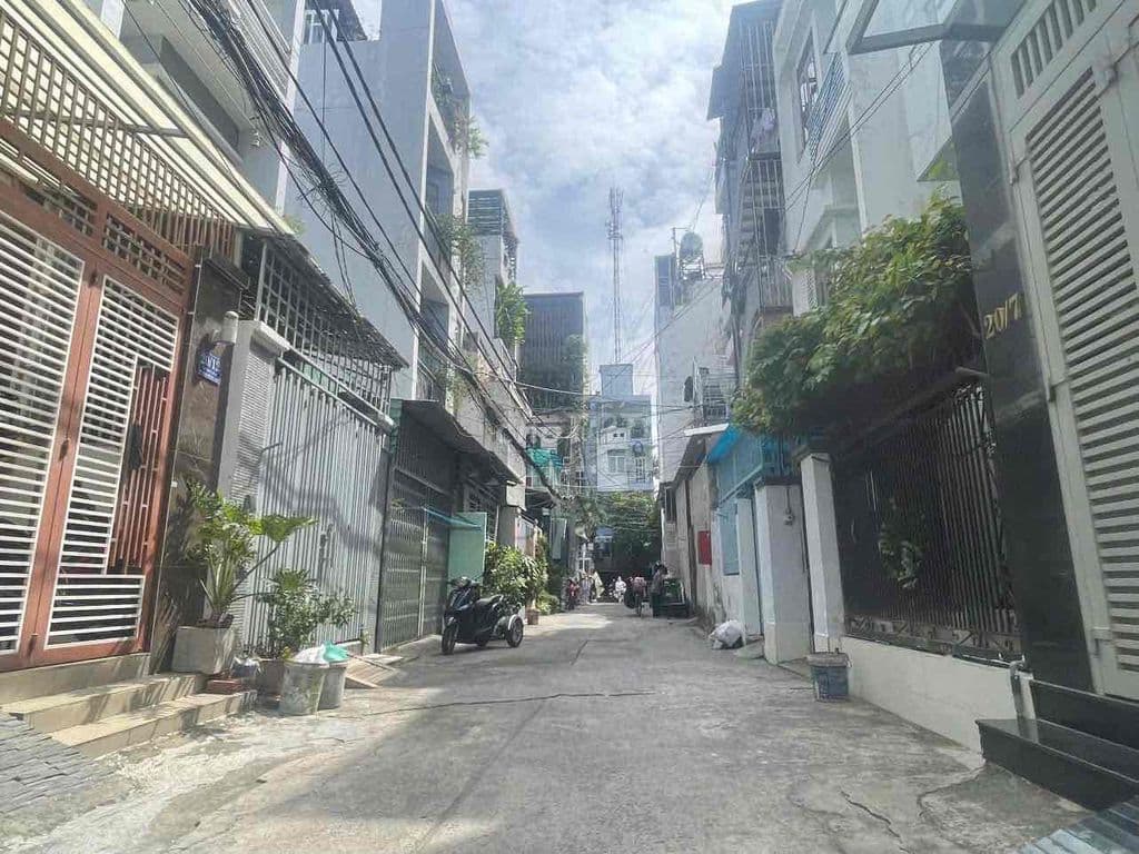 bán nhà nát ngang 6,75m..sát lotte..Giá 14,9tỷ