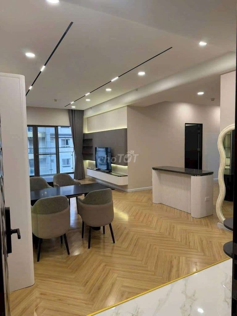 Bán gấp căn hộ dockland quận 7, Dt 125m², 3pn nội thất mới. Giá 8.3 tỷ