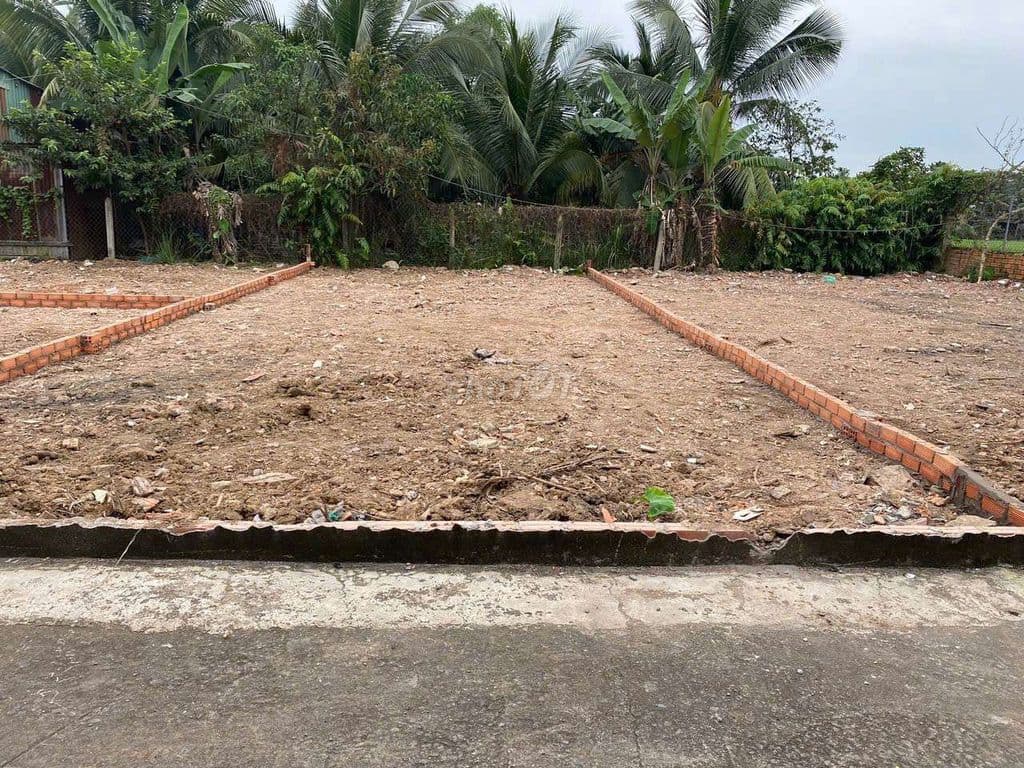 Bán đất xã Tân Hiệp Hóc Môn ngang rộng 16m (173)