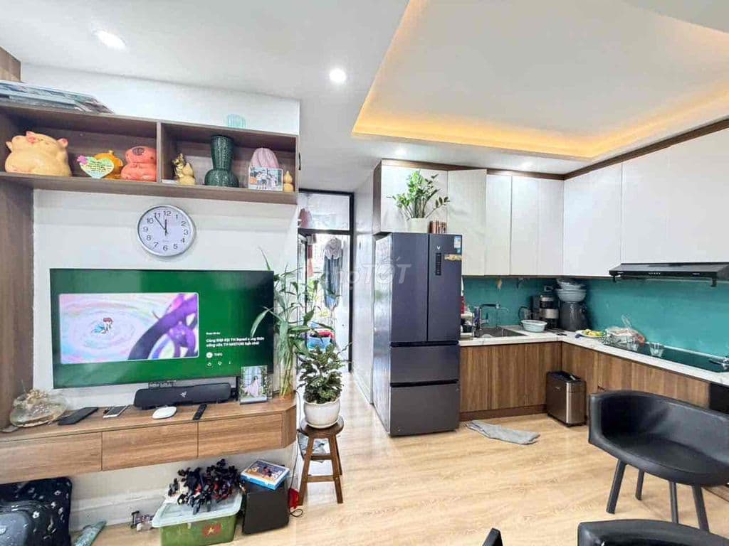 Bán CC Mini Quan Nhân sau Royal City- Căn Góc Đẹp, Ô Tô đỗ. Full Đồ