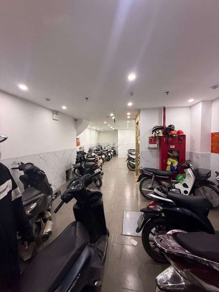 XUÂN ĐỈNH, TÒA CĂN HỘ 8 TẦNG 27 PHÒNG KHÉP KÍN, ÔTÔ CON VÀO ĐƯỢC.