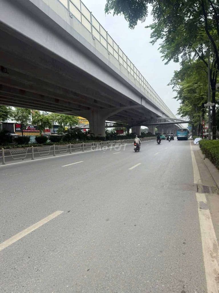Giá đầu tư! Bán đất Phạm Văn Đồng _Oto_ Sát phố _ 41m giá 6.x tỷ.