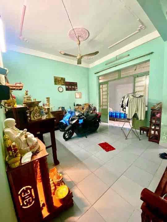 CHỦ GẤP BÁN GIẢM SÂU CÒN 2.75 TỶ NHÀ 2 TẦNG ĐÚC 66M² GẦN CHỢ ĐÔNG QUAN