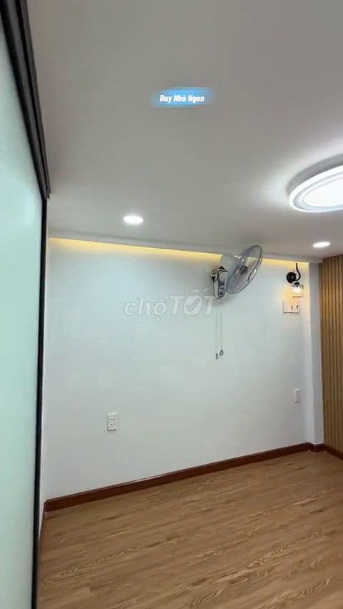 Bán nhà Quận 10, hẻm thoáng, 3 tầng, sổ riêng, giá chỉ 1 tỷ nhỉnh - Ảnh 2