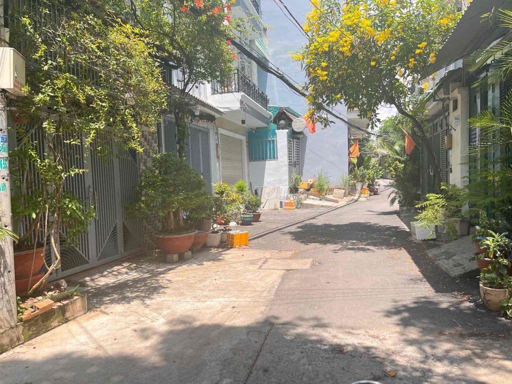 ĐÂT HẺM XE HƠI 8M , hẽm thông tứ tung Cách Phú Mỹ Hưng 1 cây cầu. DT - Ảnh 3