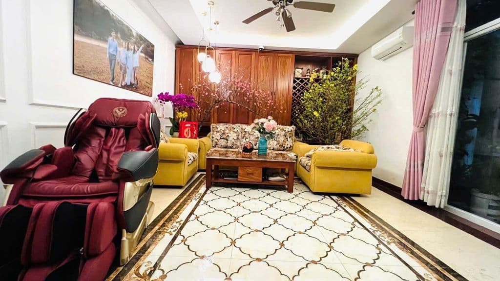 Nhà đẹp 1 trệt lửng 2L có thang máy, hồ bơi 4x75x21 CN 88m Chỉ 18,5 tỷ