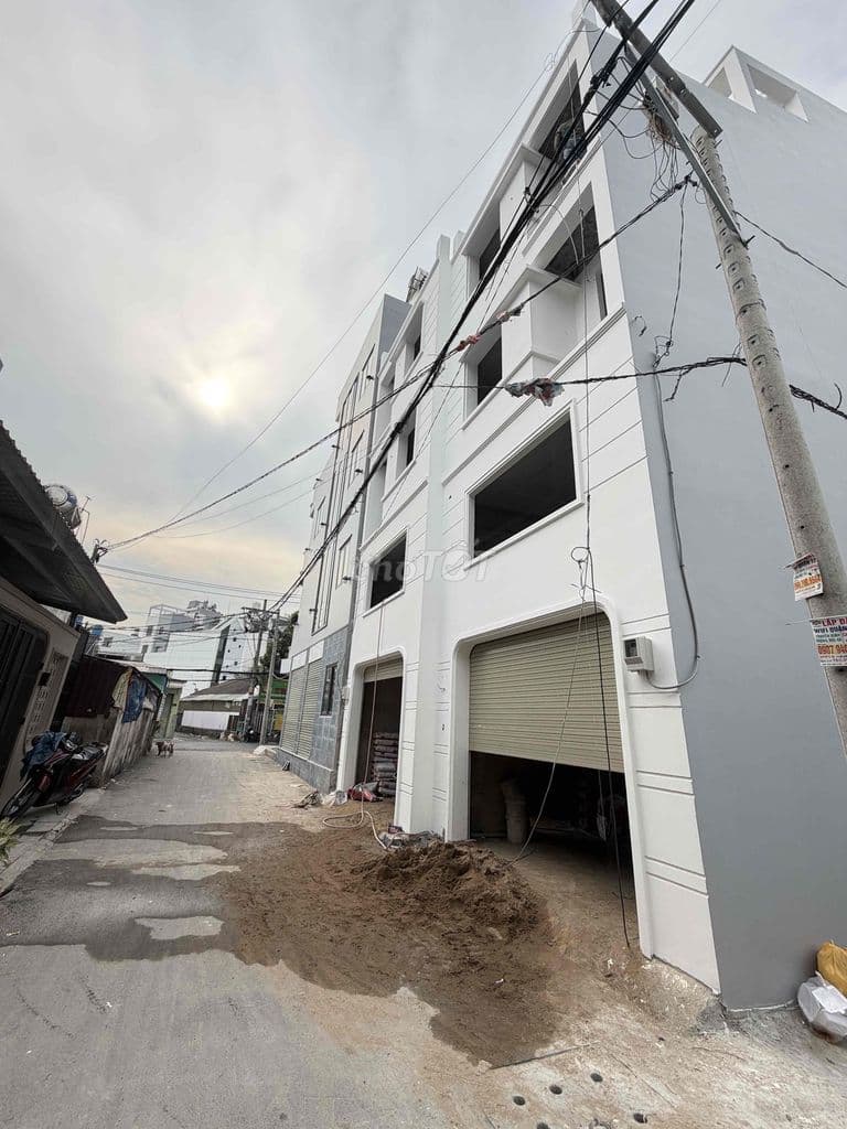 Bán nhà phố vườn lài gần cầu sắt qua gò vấp 500m