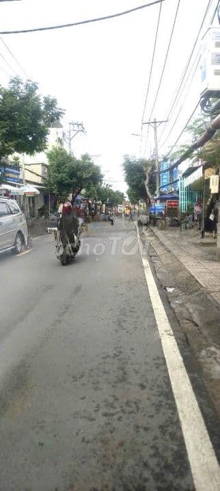 Nhà mặt tiền kinh doanh - nở hậu - cách UBNN Nhà Bè 100m - 5,2x34m