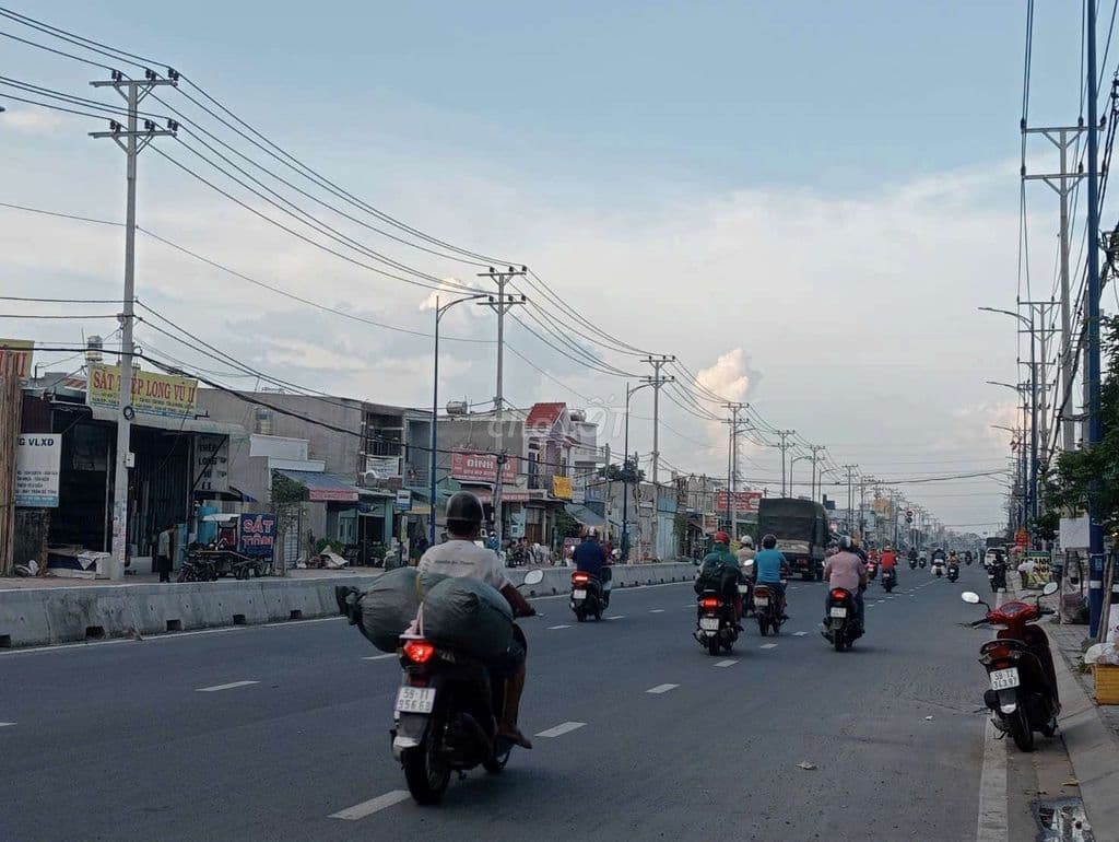 MT Đặng Thúc Vịnh dt 9,85x33 nở 10m tổng 330 thổ 265m2 giá 24 tỷ - Ảnh 2