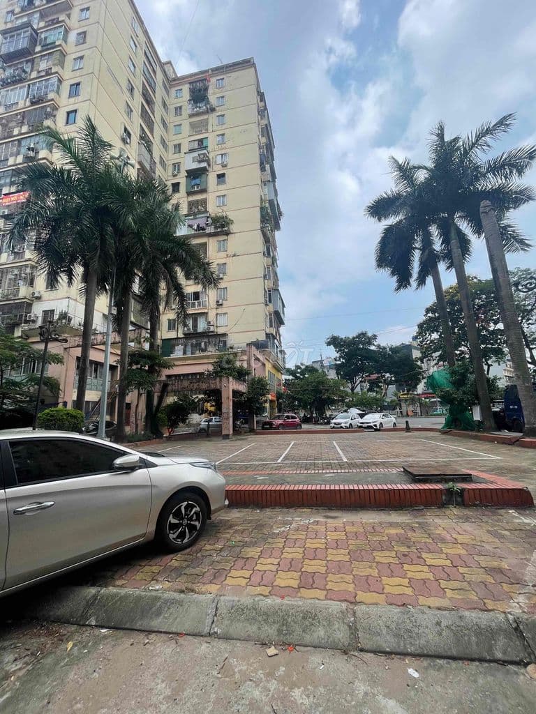 chung cư 2 ngủ lô góc tầng cao thoáng mát. Sát vành đai 2.5