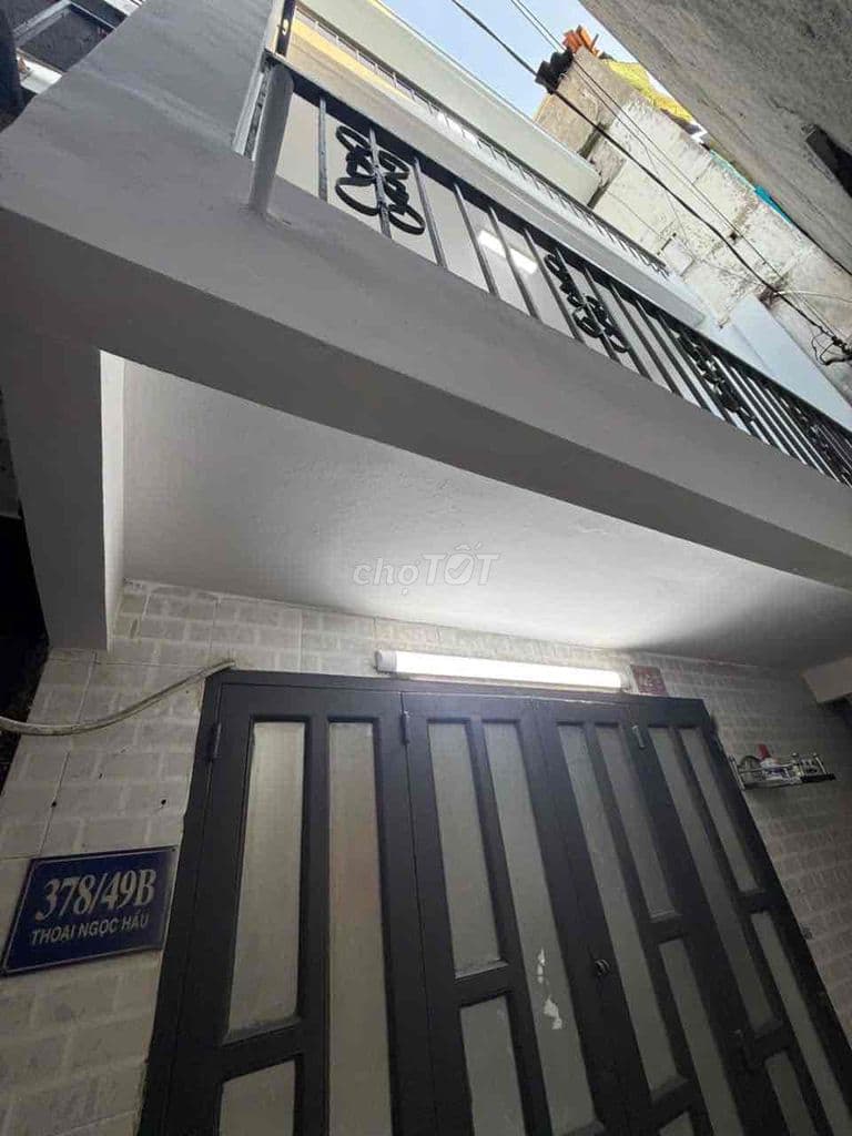 nhà bán thoại ngọc hầu 2 lầu Tân Phú 17m2 ban công 1m sát mặt tiền