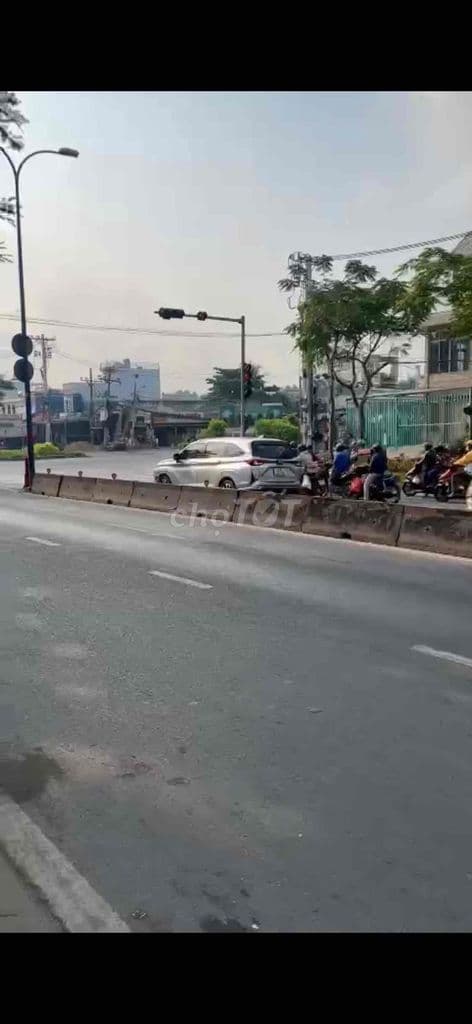 CẦN BÁN NHÀ XƯỞNG 300m TRẦN VĂN GIÀU, GIÁ 11 TỶ.