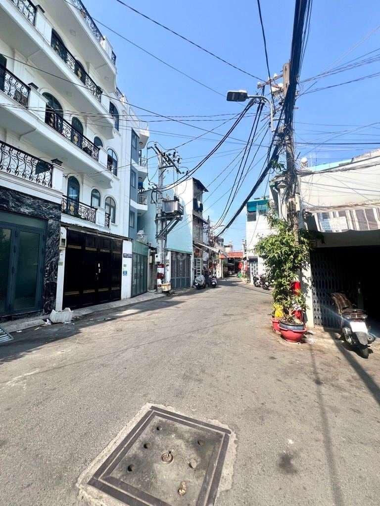 Bán nhà đường trường Chinh P12 Tân Bình Ngang 5M '40M2 Giá : 5.5Tỷ TL