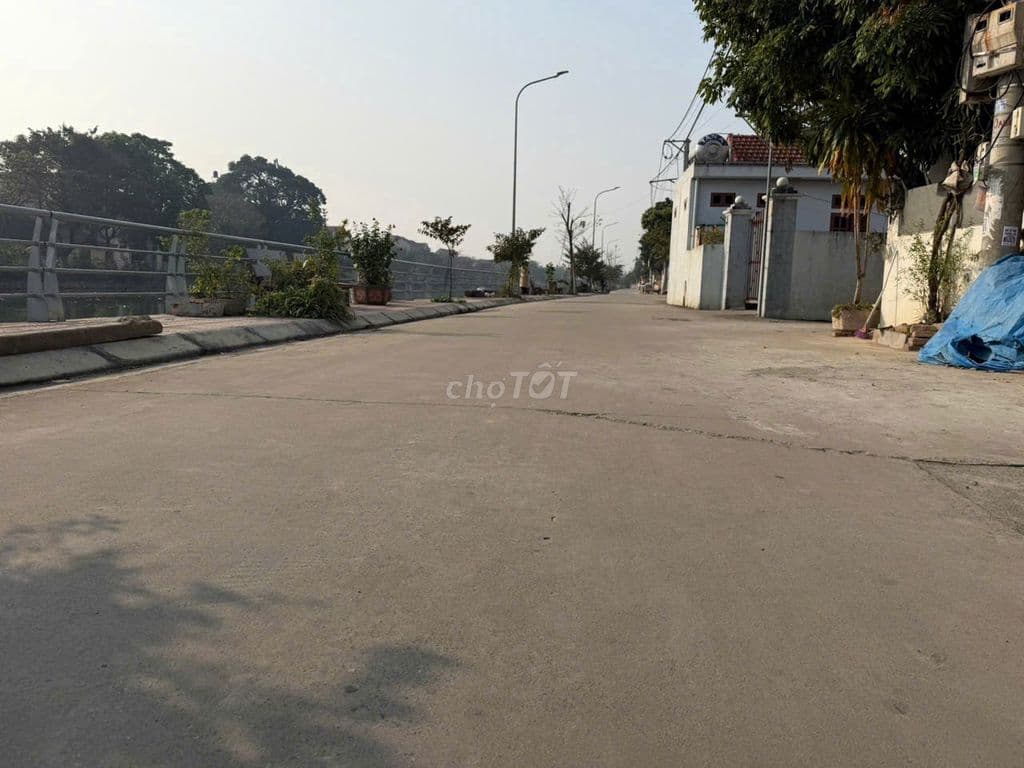 ĐẤT KÈM NHÀ 2 TẦNG FULL THỔ CƯ 459M2 MẶT TIỀN 13 VIEW HỒ TẠI PHÚC THỌ - Ảnh 3